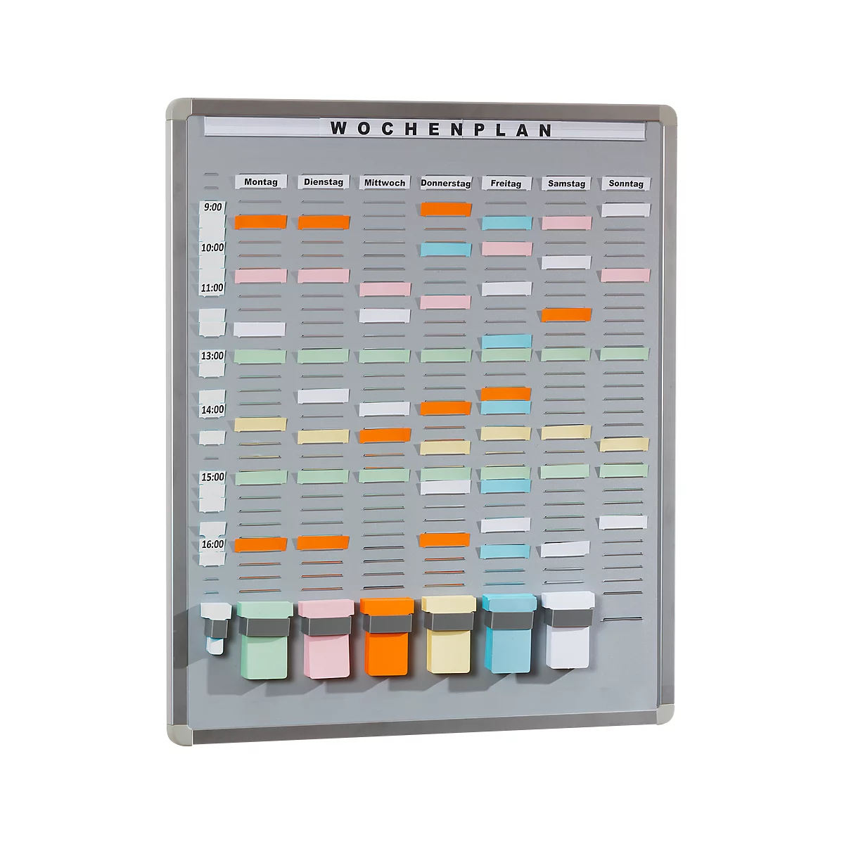 Grey weekly schedule board with colorful time blocks and colored storage boxes. At the top is "WOCHENPLAN".