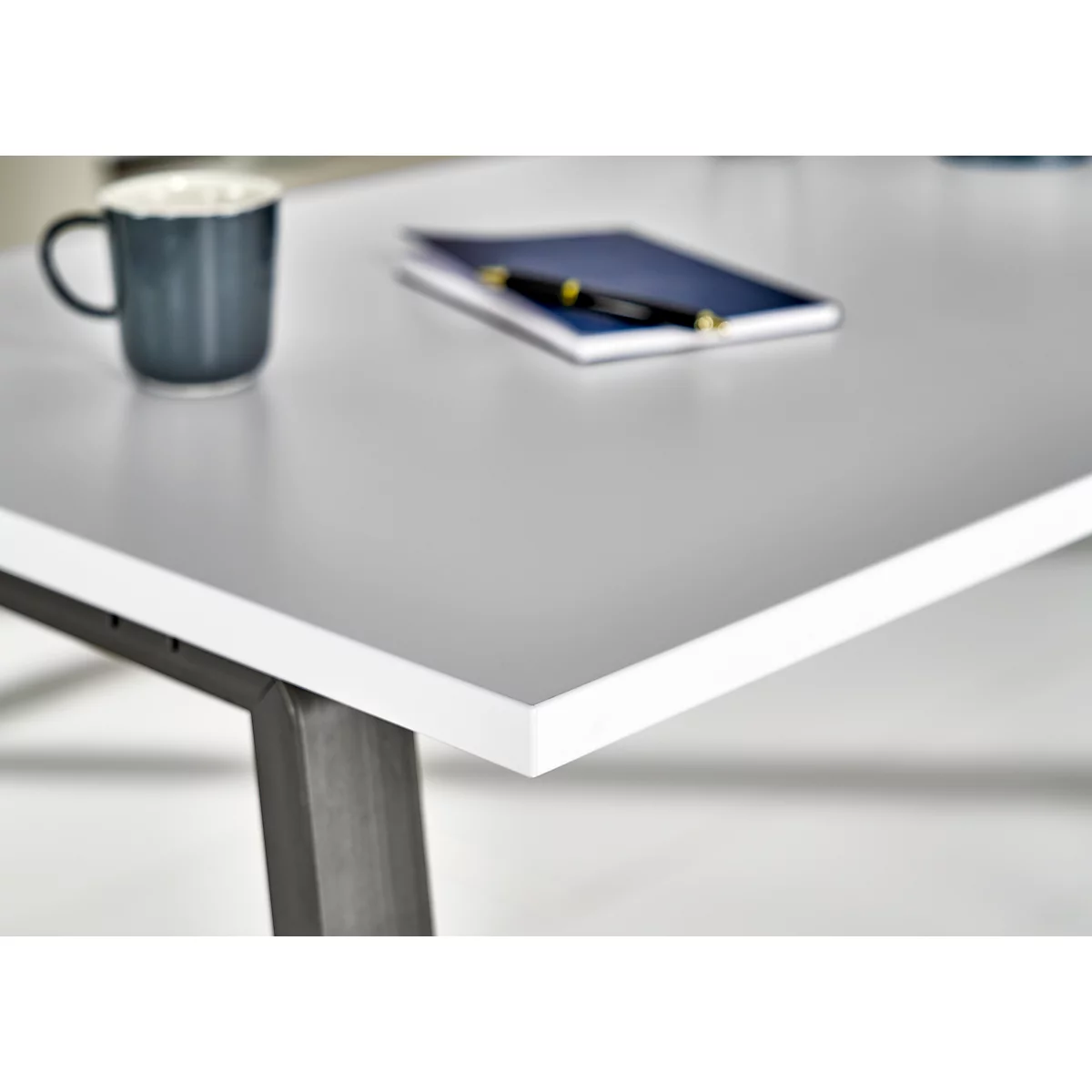 Table haute Meeting Point, rectangulaire, piétement en A, L 1750 x P 680 x H 1042 mm, blanc/anthracite