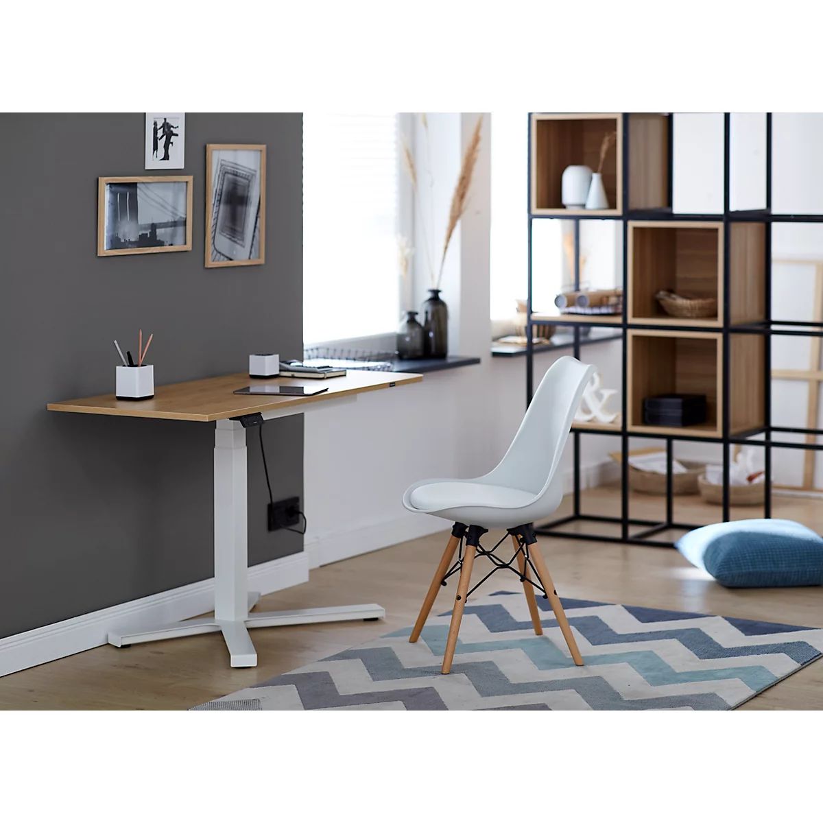 Table Home Office, réglable en hauteur électriquement, rectangulaire, pied en croix, L 1150 x P 550 x H 1100-640 mm, chêne caryer/blanc + panneau de commande à mémoire de forme