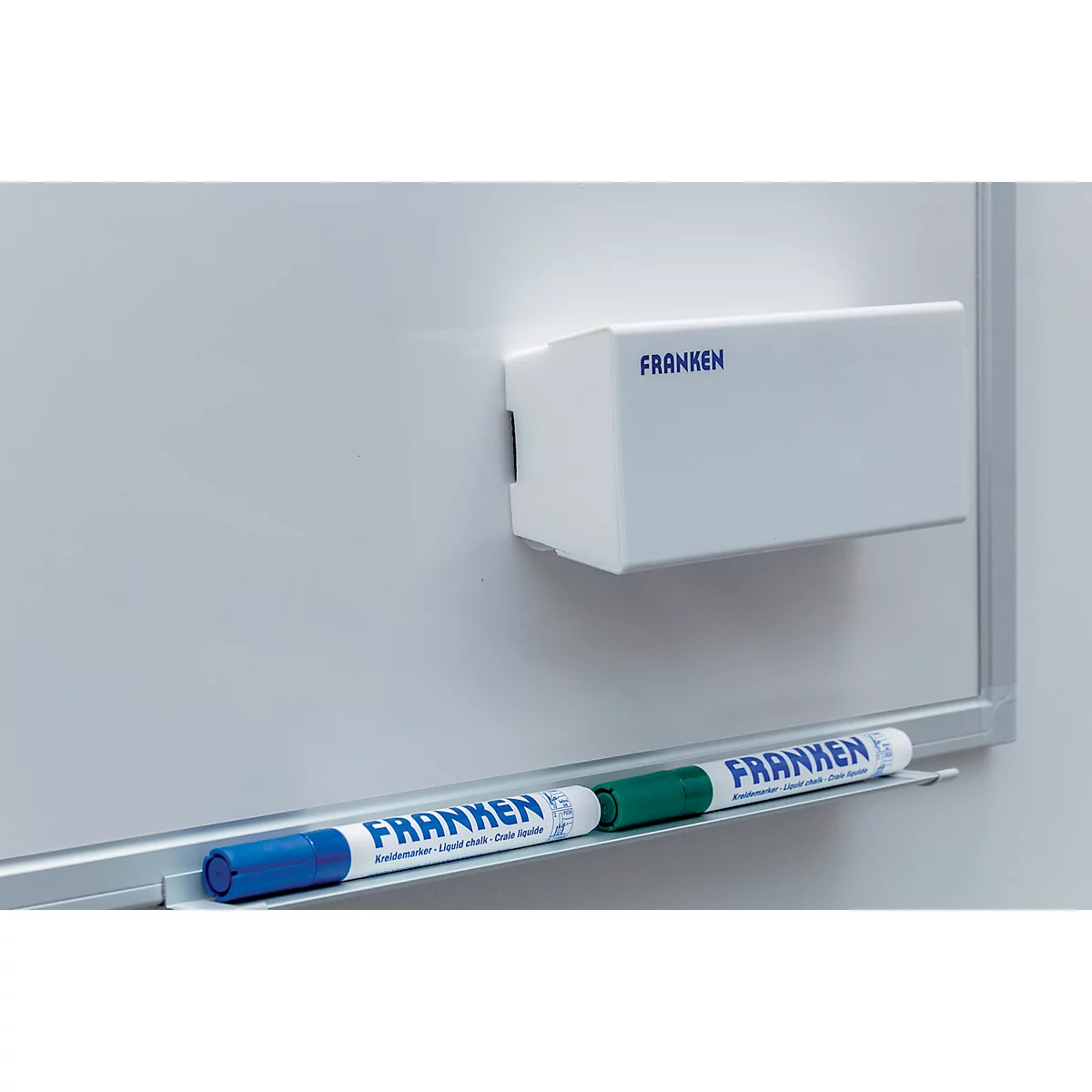 Tableau blanc Franken X-tra!Line, montage mural en format vertical &amp; horizontal, acier laqué blanc &amp; cadre en aluminium, magnétique, bac de rangement, L 1200 x H 1200 mm