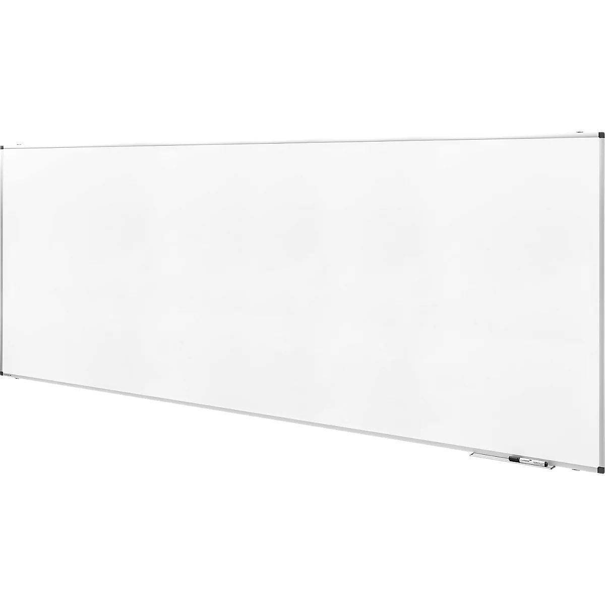 Grand tableau blanc rectangulaire, blanc et encadré par un cadre argenté. Un stylo se trouve en bas à droite.
