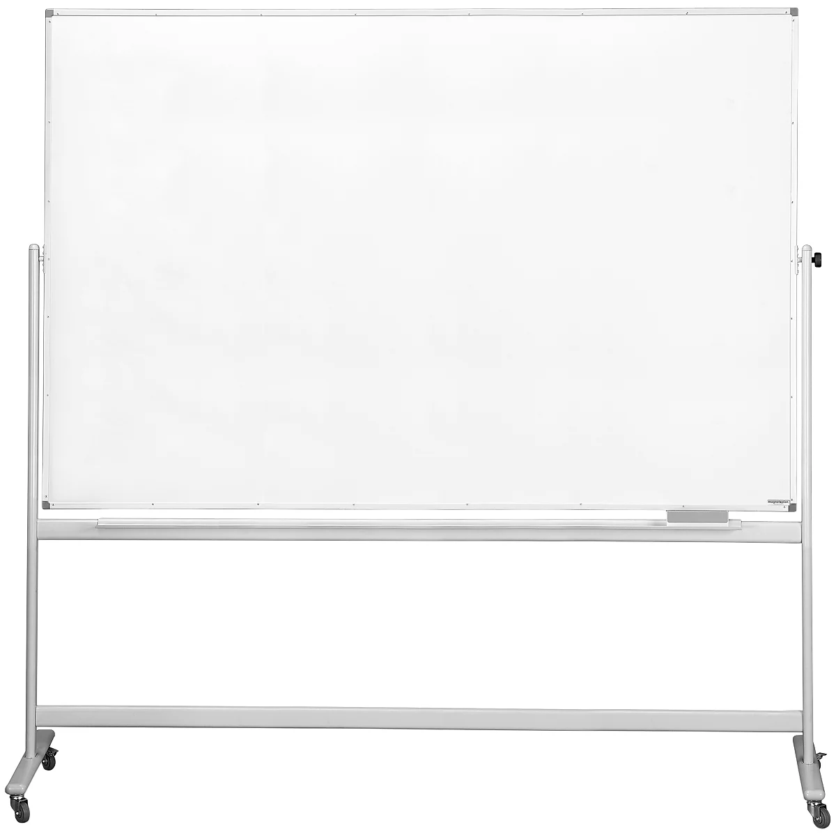 Tableau blanc blanc, autoportant avec cadre argenté, monté sur un cadre argenté avec roulettes.