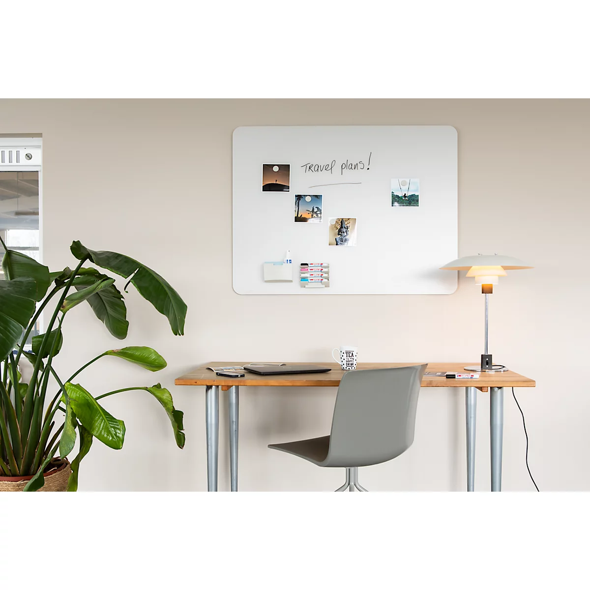 Tableau en verre Legamaster RC, avec 2 aimants &amp; 1 marqueur pour tableau en verre, L 1200 x P 4,4 x H 900 mm, verre de sécurité trempé, mat, warm grey