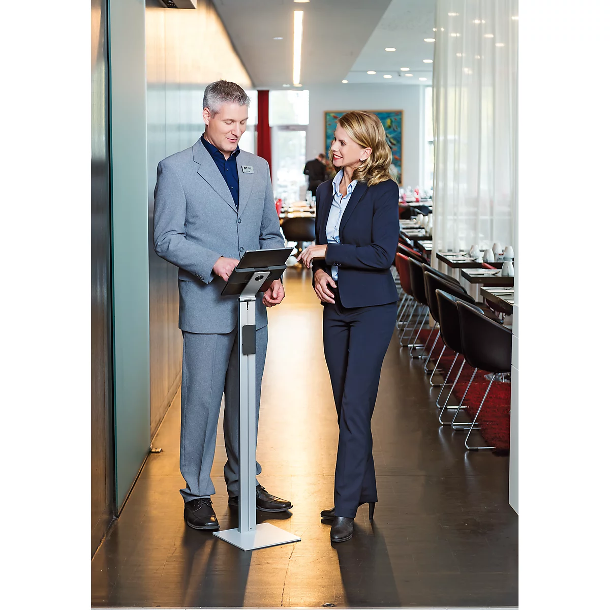 Tabletständer Durable Floor, für Tablets 7-13', Halterung um 360° drehbar, Arm um 0-88° neigbar, inkl. USB-Kabel