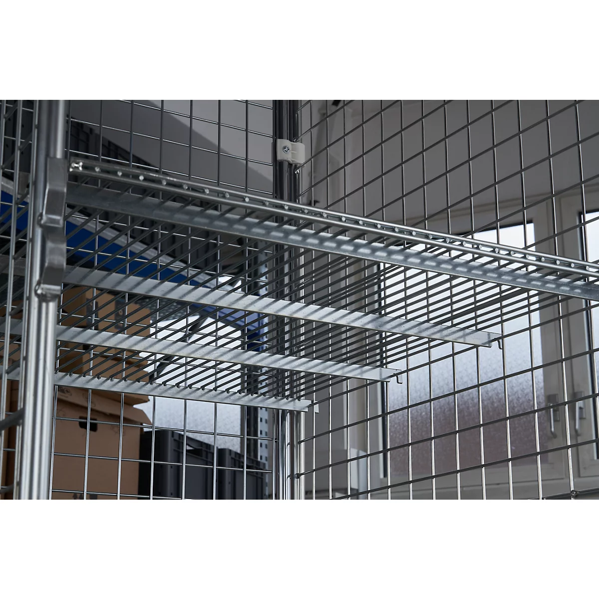 Tablette intermédiaire pour bacs roulants Schäfer Shop Select ADB BASICline, 700 x 705 mm, jusqu'à 150 kg, galvanisé bleu