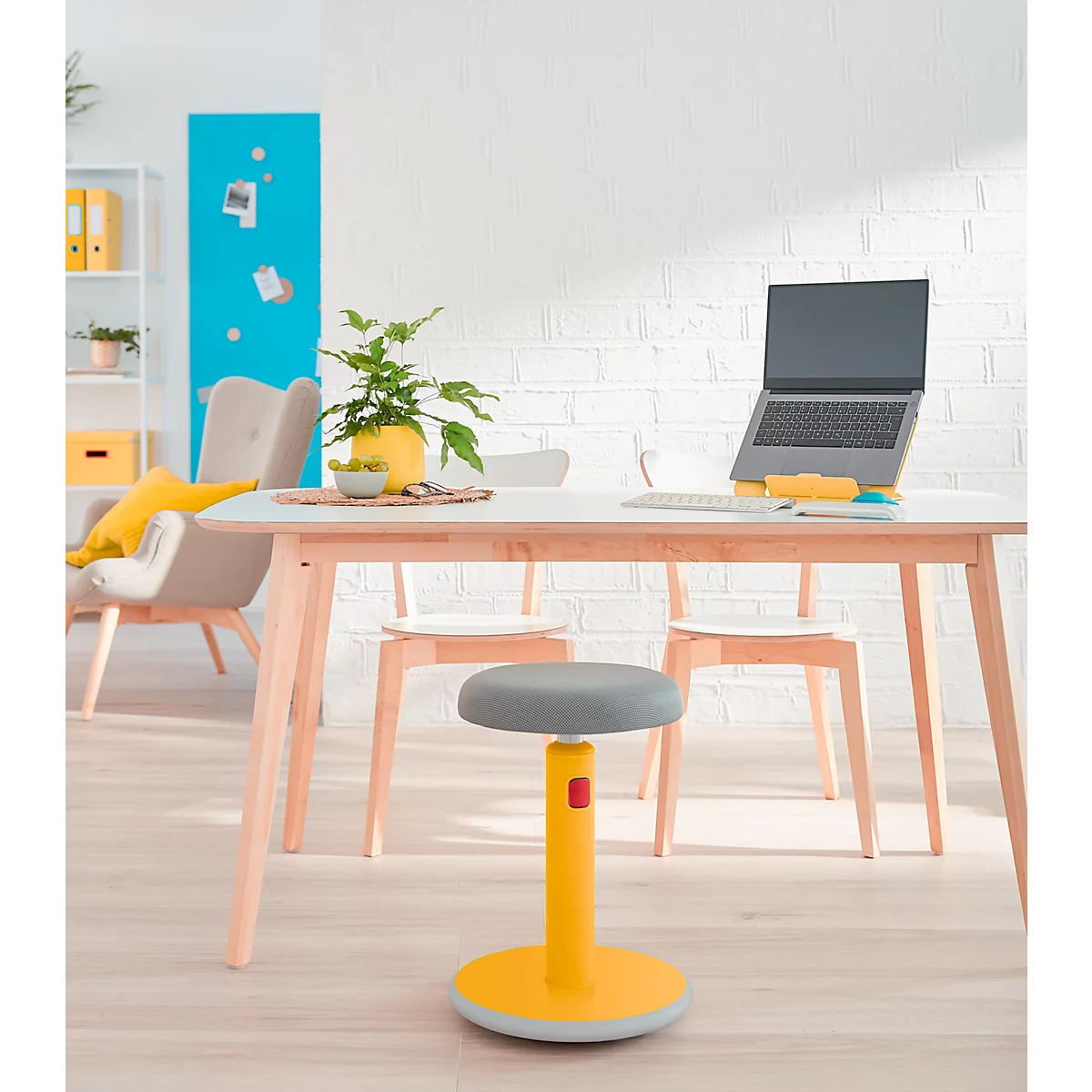 Tabouret assis/debout Leitz Ergo Cosy Active, L 370 x P 370 x H 460 - 790 mm, jusqu'à 110 kg, jaune chaud