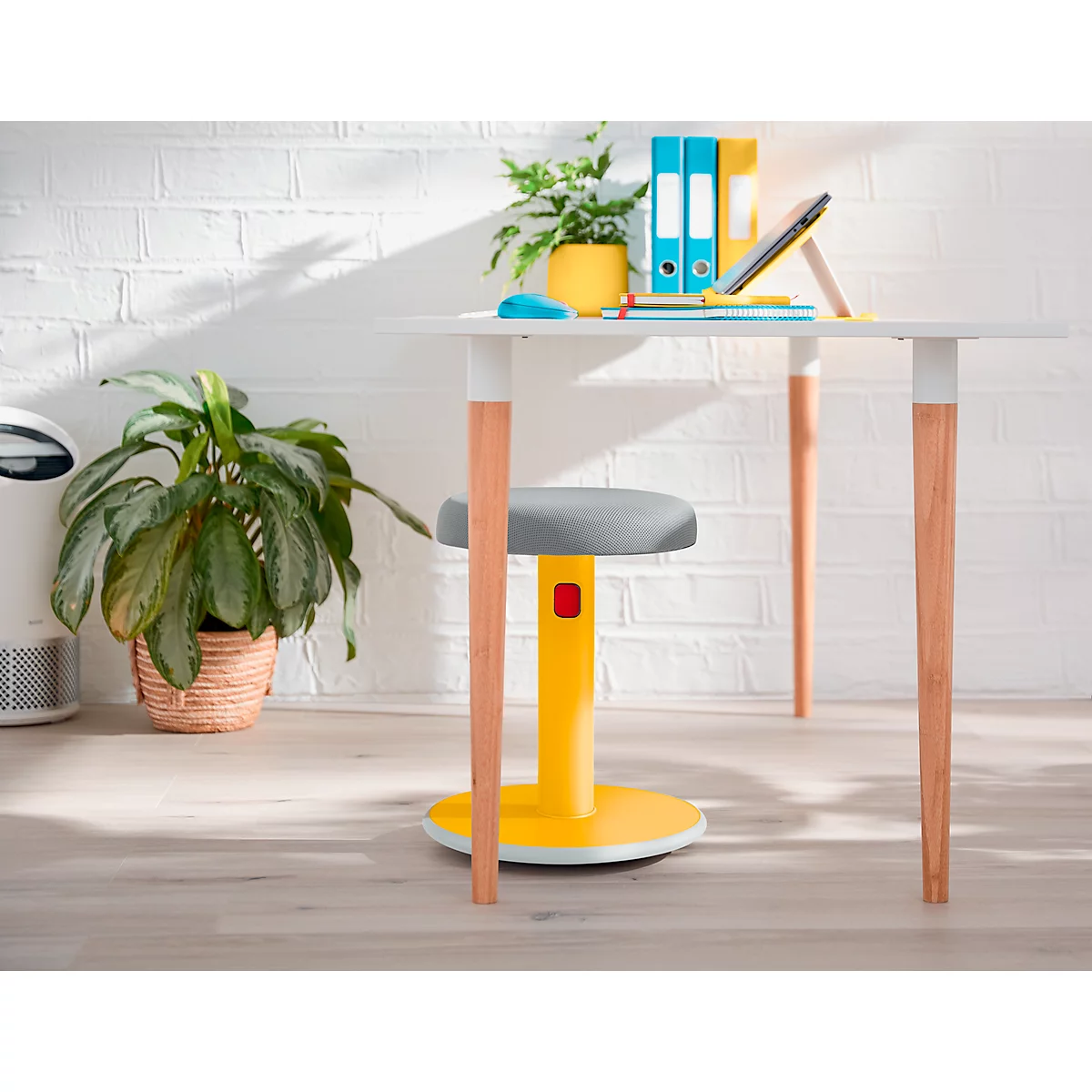 Tabouret assis/debout Leitz Ergo Cosy Active, L 370 x P 370 x H 460 - 790 mm, jusqu'à 110 kg, jaune chaud