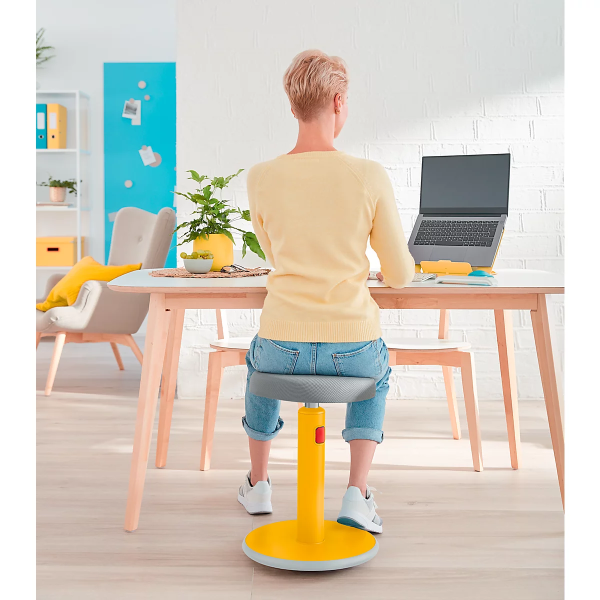Tabouret assis/debout Leitz Ergo Cosy Active, L 370 x P 370 x H 460 - 790 mm, jusqu'à 110 kg, jaune chaud