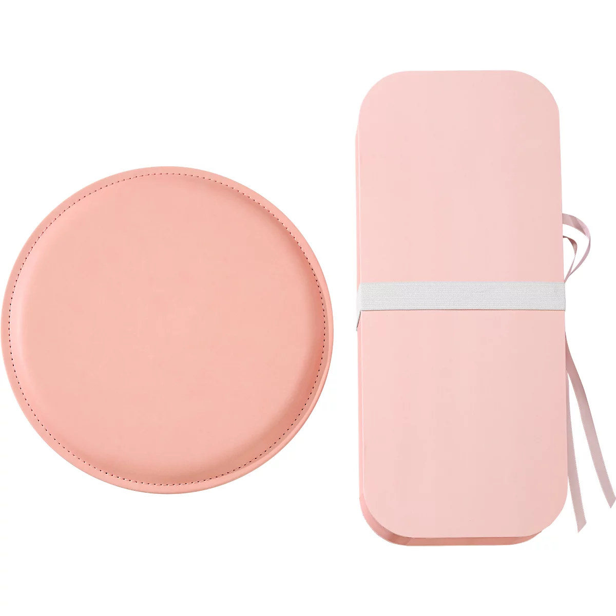 Plateau rose clair et boîte rectangulaire avec nœud.