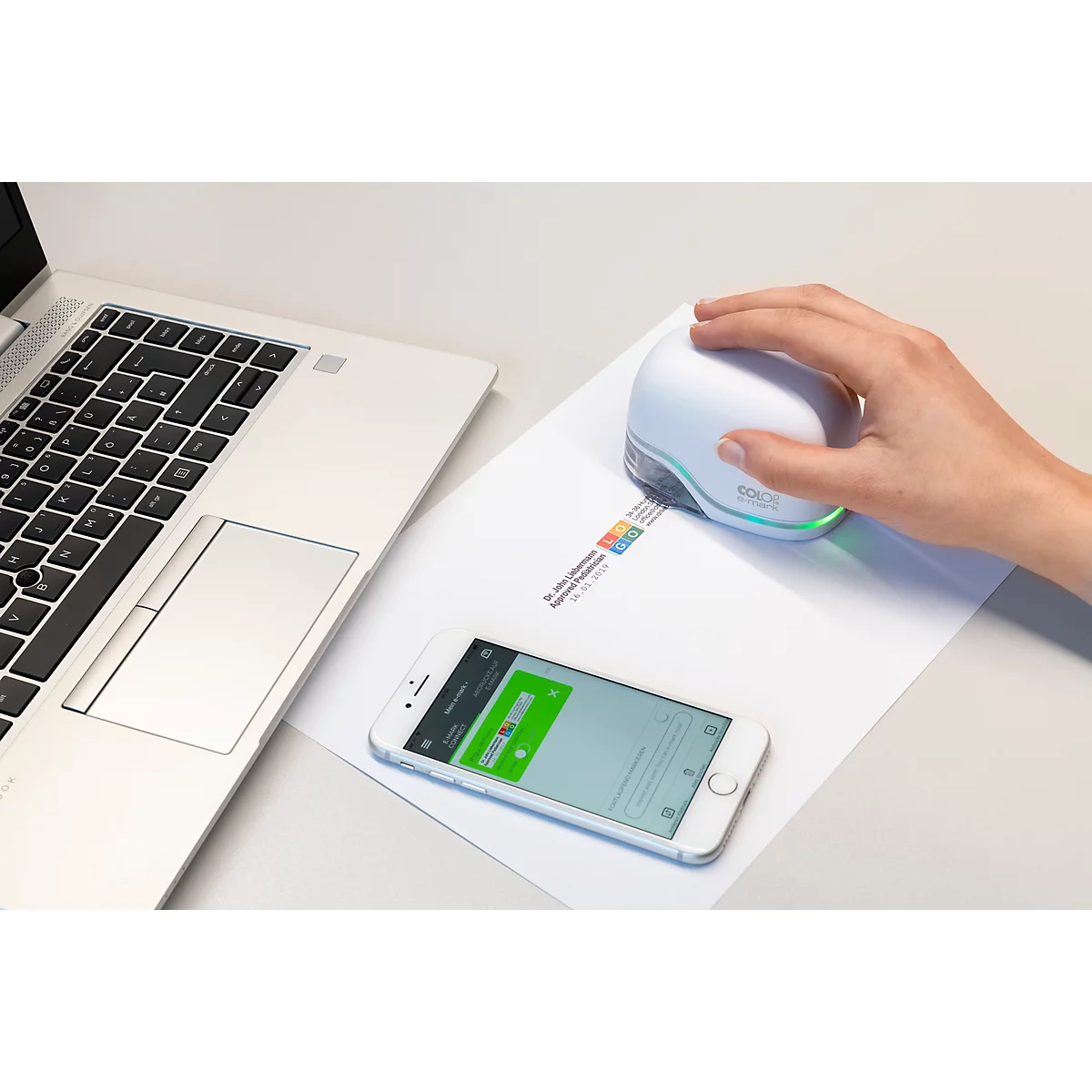 Tampon digital COLOP e-mark®, 600 dpi, micro-USB/wifi, avec cartouche d'imprimante CMY, bouton poussoir et piles, blanc