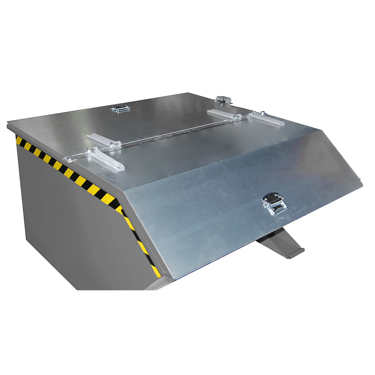 Caja metálica gris con tapa inclinada. Cinta de advertencia amarilla y negra en el lateral.