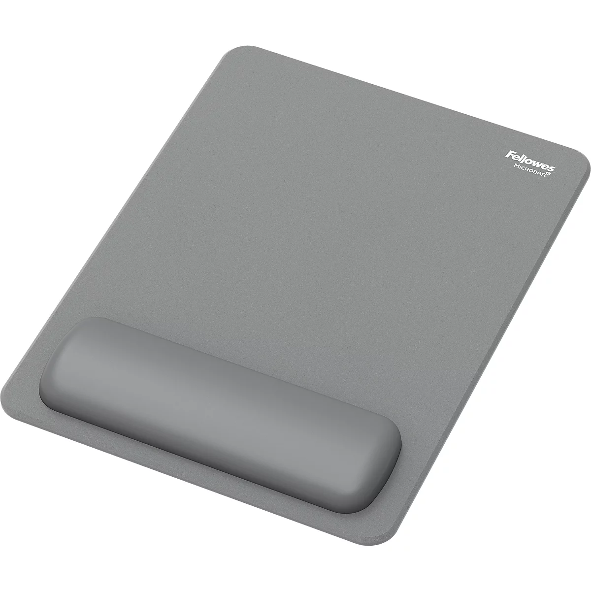 Gros plan d'une personne utilisant un clavier et une souris sur un bureau. Des repose-poignets sont sur le tapis de souris et devant le clavier.