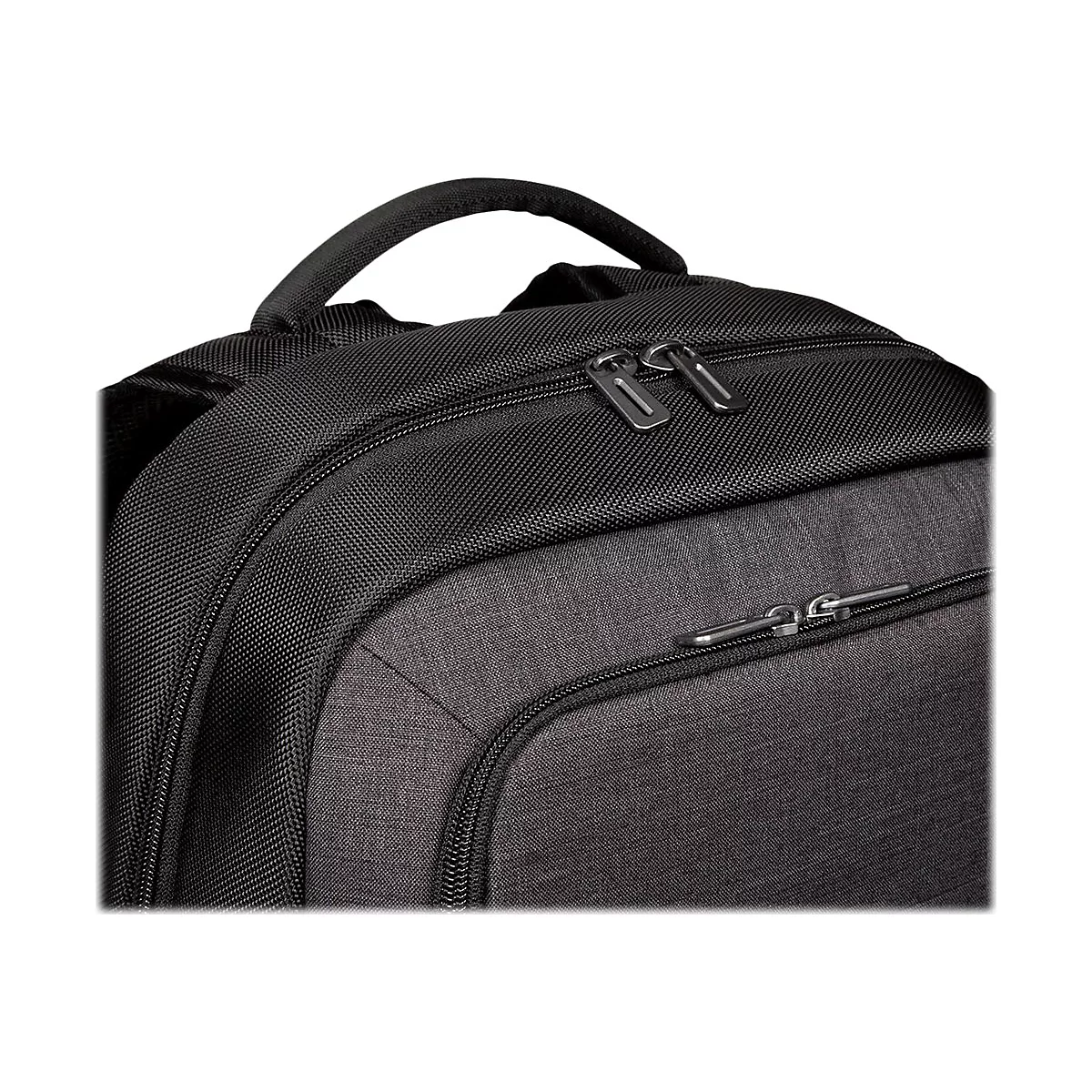 Nahaufnahme eines schwarzen Rucksacks mit Reißverschlüssen und Tragegriff. Die Textur des Materials ist deutlich erkennbar.