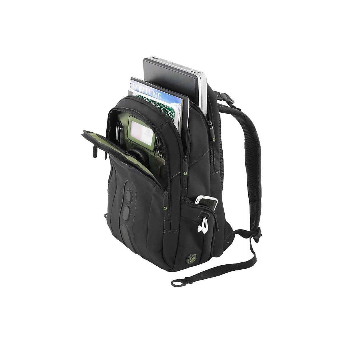 Schwarzer Rucksack mit geöffneten Fächern, gefüllt mit Laptop, Magazin, Kopfhörern und Handy.