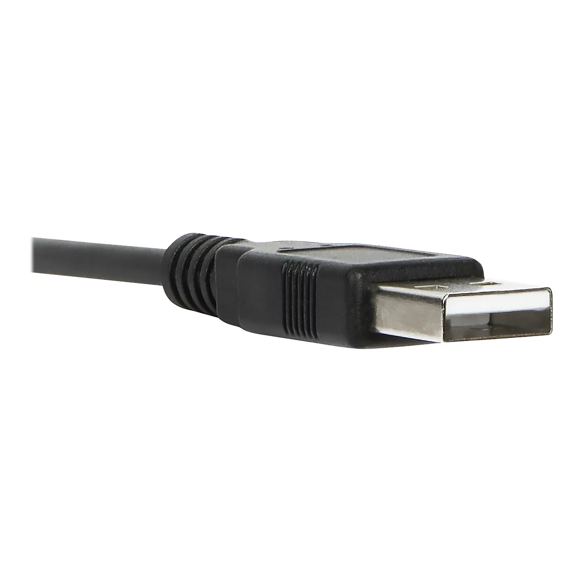 Nahaufnahme eines schwarzen USB-Kabels mit rechteckigem Stecker auf weißem Hintergrund.
