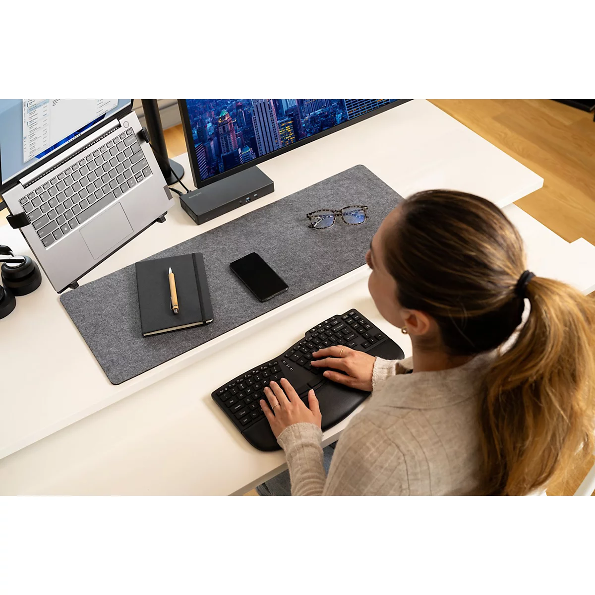 Tastatur Kensington Pro Fit™ Ergo KB675 EQ TKL, kabellos, wiederaufladbarer Akku, QWERTZ, für bis zu 3 Endgeräte, Handballenauflage, PCR, schwarz