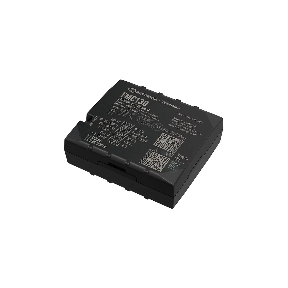 Ein schwarzes FMC130-Gerät, mit Beschriftungen und Anschlüssen. Aufschrift: Teltonika, FMC130. Weitere Details sind aufgedruckt.