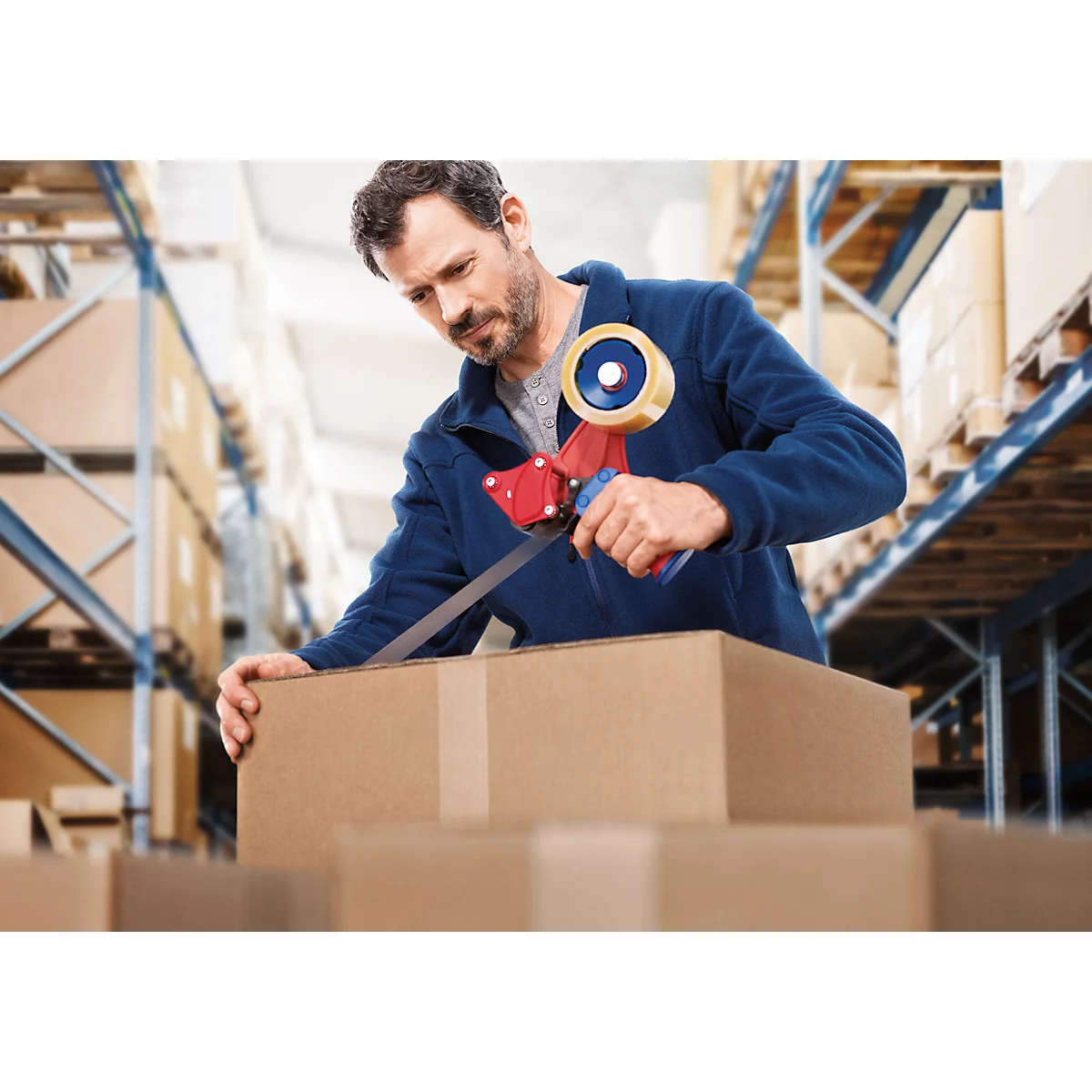 Gray camera outline drawing on white background.