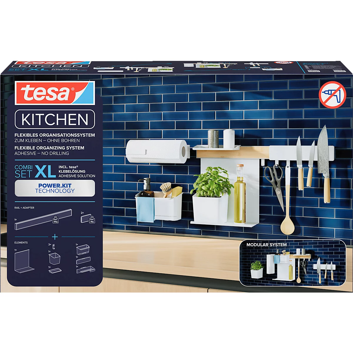 Tesa Kitchen Kombi Set XL, flexibles Organisationssystem zum Kleben, ohne Bohren, mit Zubehör, vor blauen Fliesen.