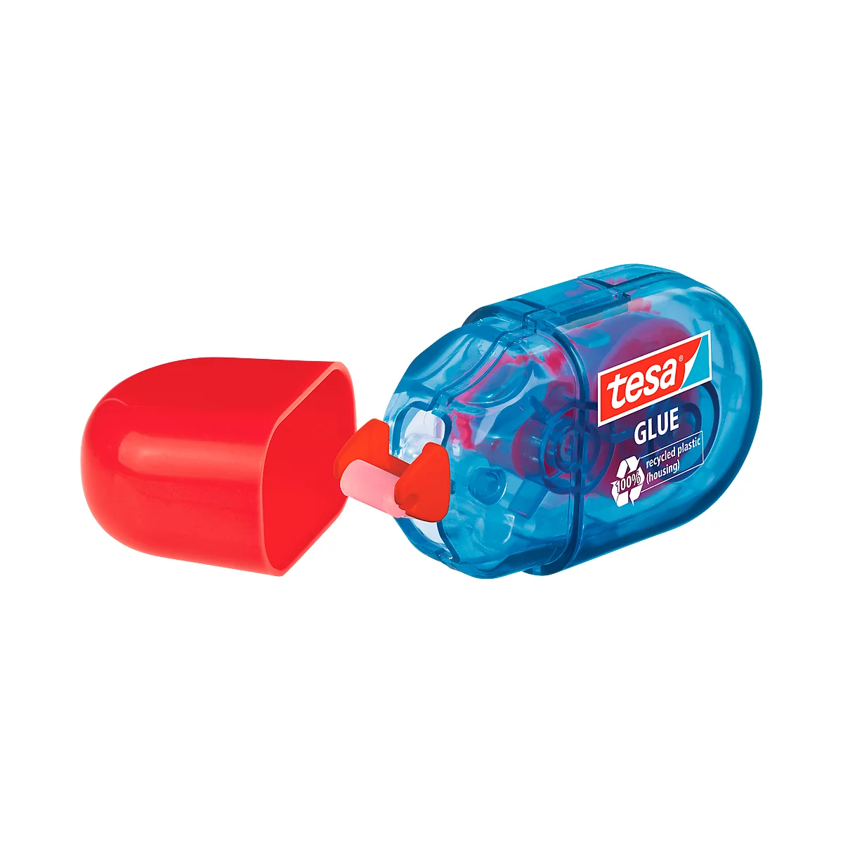 Ein geöffneter, blauer tesa Klebestift mit roter Kappe, Recycling-Symbol.