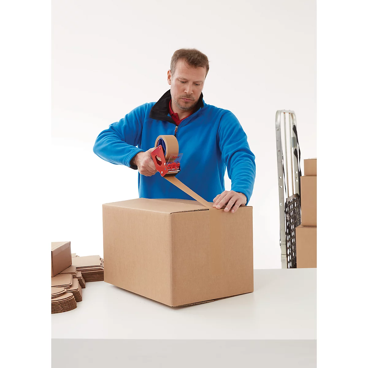 tesapack® Dévidoir manuel 6300 Economy, pour rouleaux jusqu'à Ø 120 x L 50 mm, frein de rouleau réglable manuellement, lame réversible avec cache