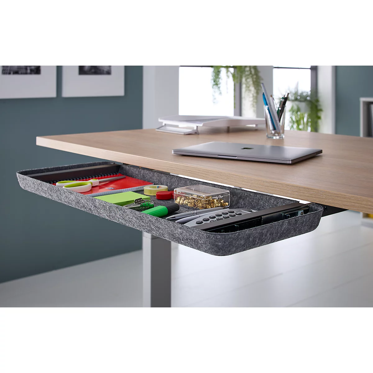 Tiroir à accessoires, à monter sous les bureaux, sur roulements à billes, L 733 x P 260 x H 44 mm, feutre recyclable, gris foncé