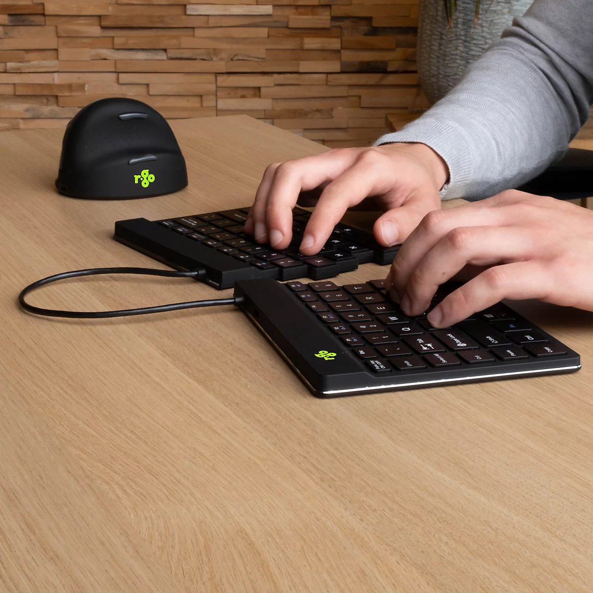 Toetsenbord R-Go Split Break, draadloos, QWERTZ, 2-split, LED-pauze-indicator, Bluetooth/USB, zwart