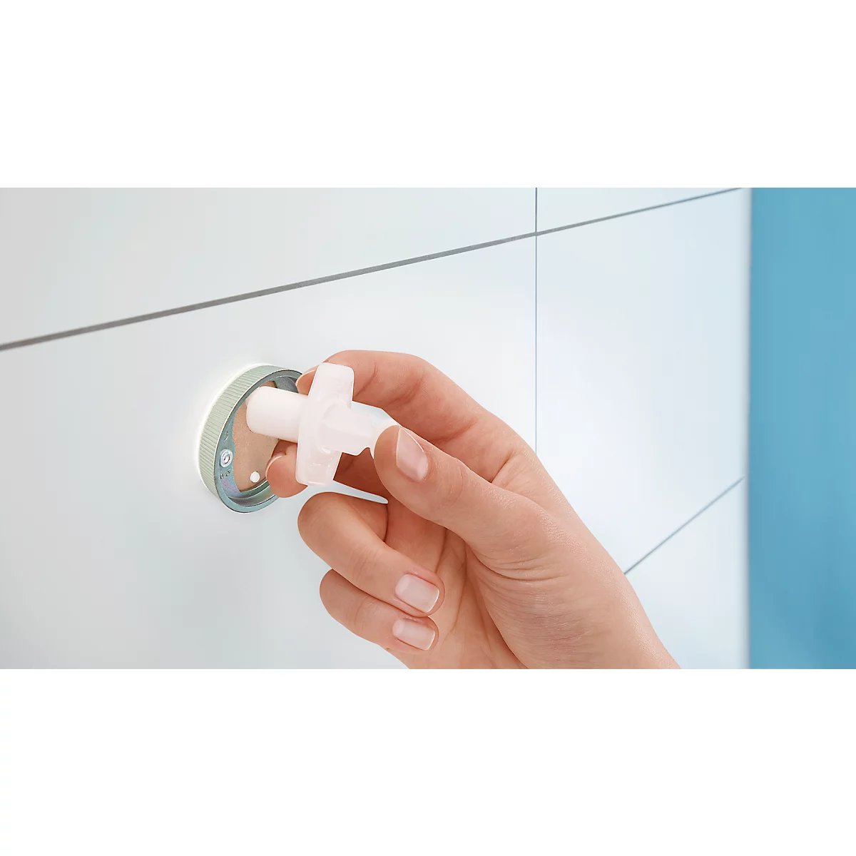 Toiletpapierhouder tesa Moon, bevestiging zonder boren, incl. kleefoplossing, verwijderbaar, roestvrijstalen look