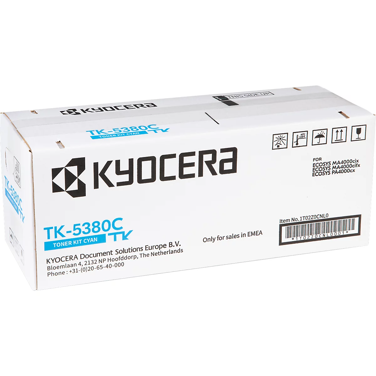 Une boîte blanche avec des lettres bleues et noires. Le nom "KYOCERA" est clairement visible, ainsi que les désignations des produits.