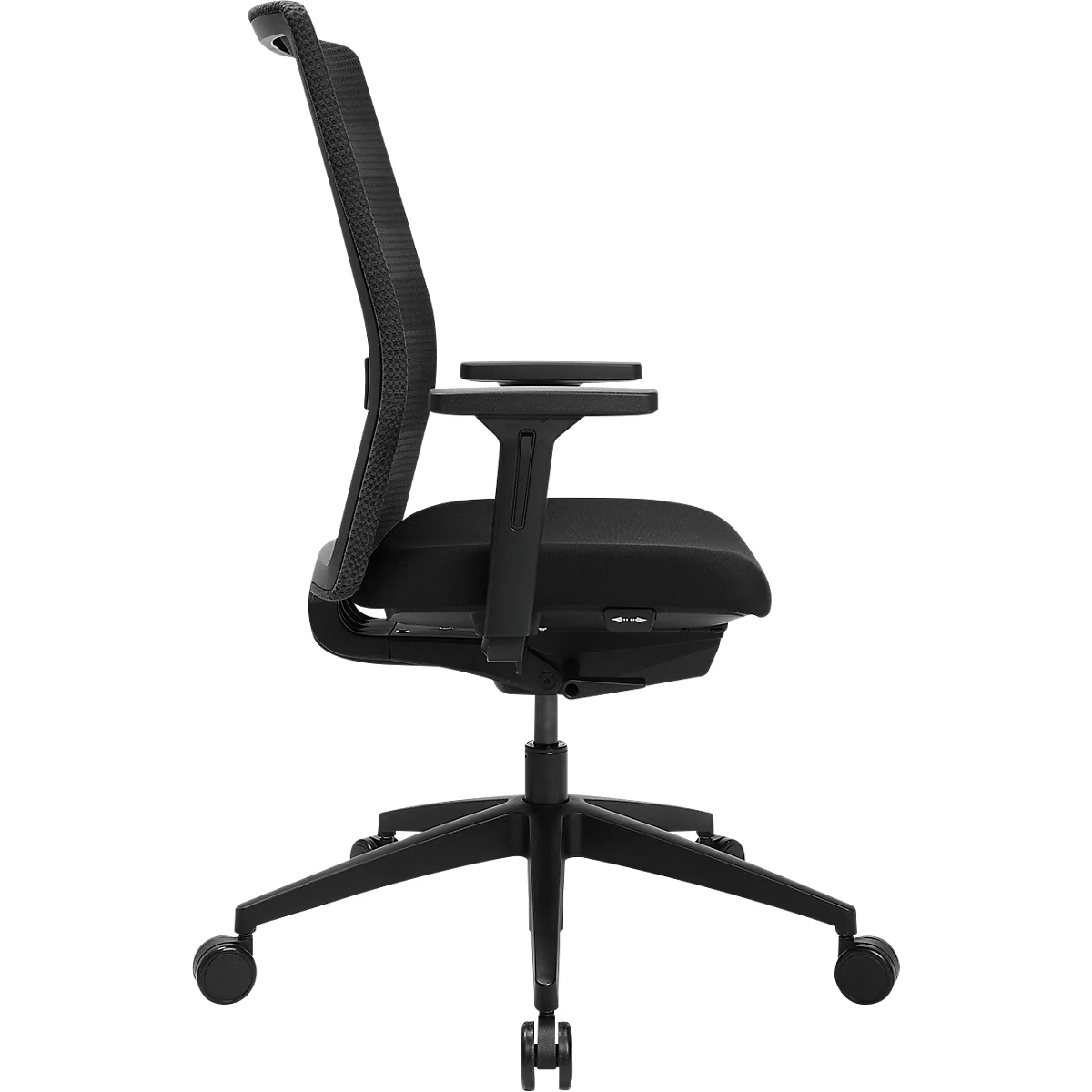 Schwarzer ergonomischer Bürodrehstuhl mit Netzrückenlehne in der Seitenansicht vor weißem Hintergrund.