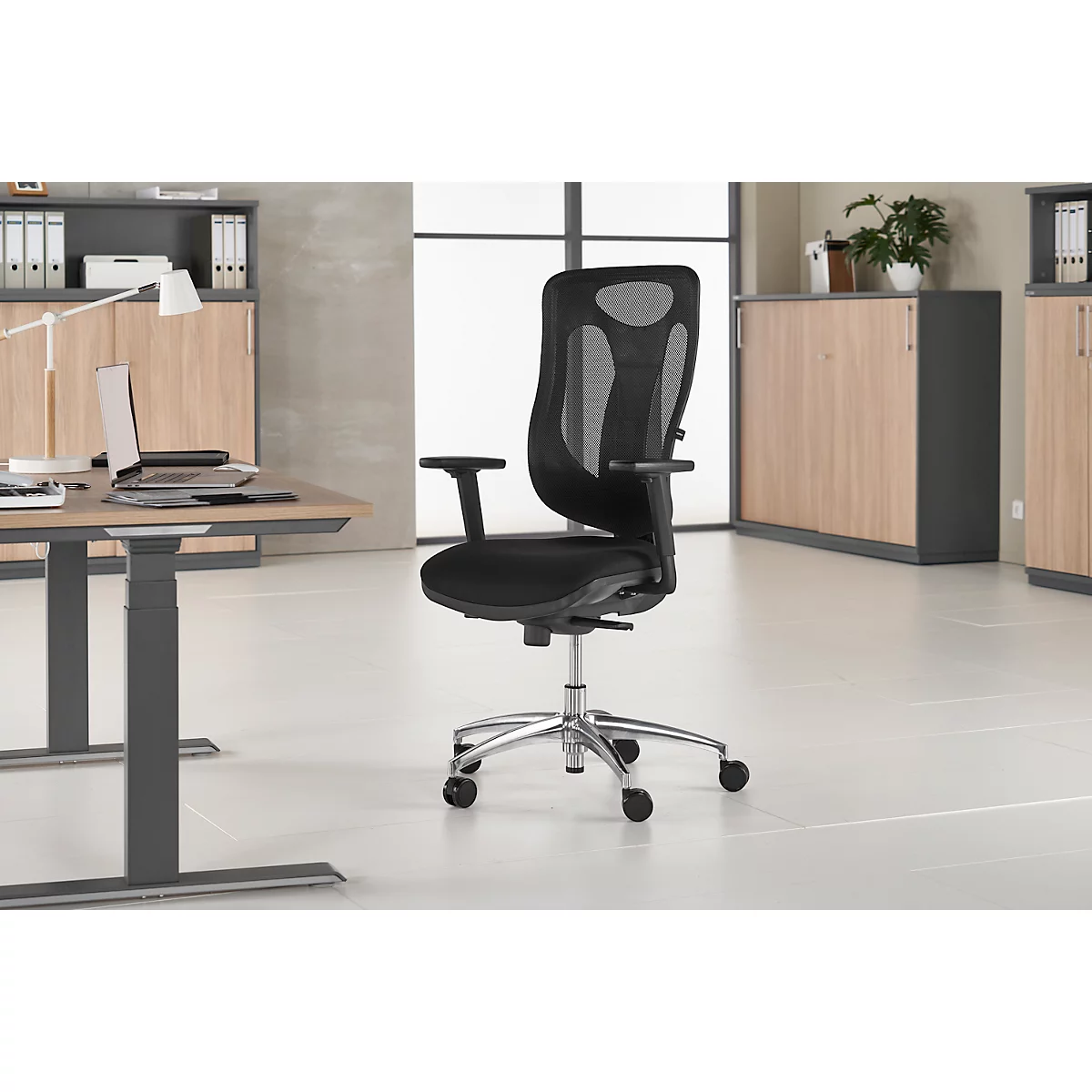 Topstar Bürostuhl Net Pro 100, mit Armlehnen, Punktsynchronmechanik, Bandscheibensitz, Netzrücken, Stiftung Warentest GUT 2,3, schwarz/alusilber