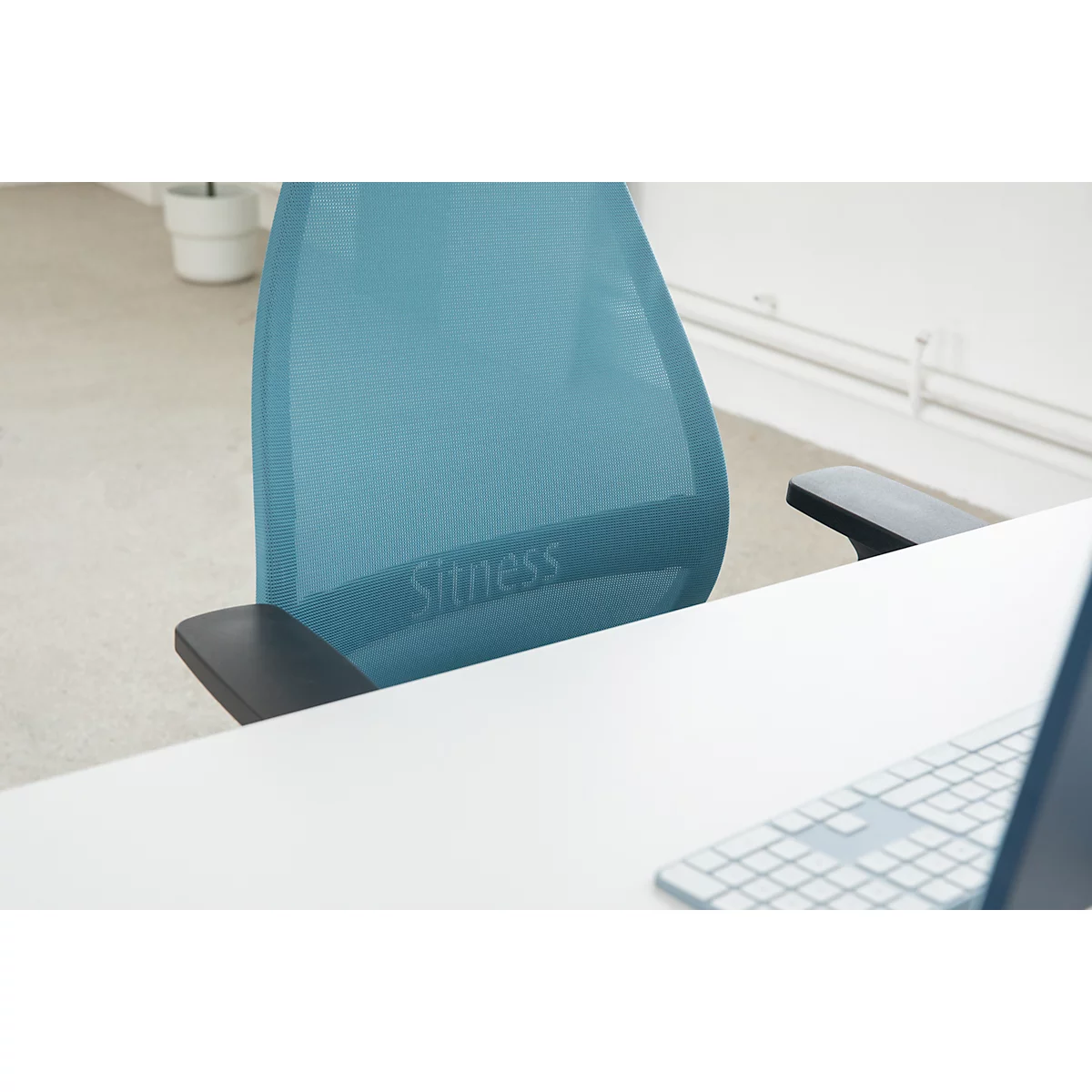 Topstar bureaustoel Soft Sitness Art, auto-synchroon mechanisme, met armleuningen, netrugleuning, speciale voorgevormde zitting, blauw