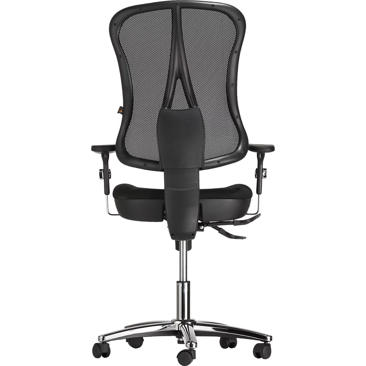 Vue arrière rapprochée de la chaise de bureau avec dossier en mesh. Les accoudoirs et le cadre sont chromés, l'assise est noire.