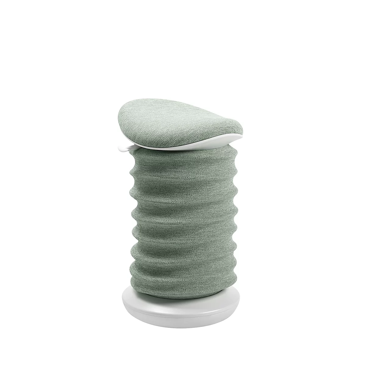 Cilindrisch object in groen- en wittinten. Op een witte basis staat een cilindrisch lichaam met een geribbeld oppervlak, bekroond door een plat, ovaal detail.