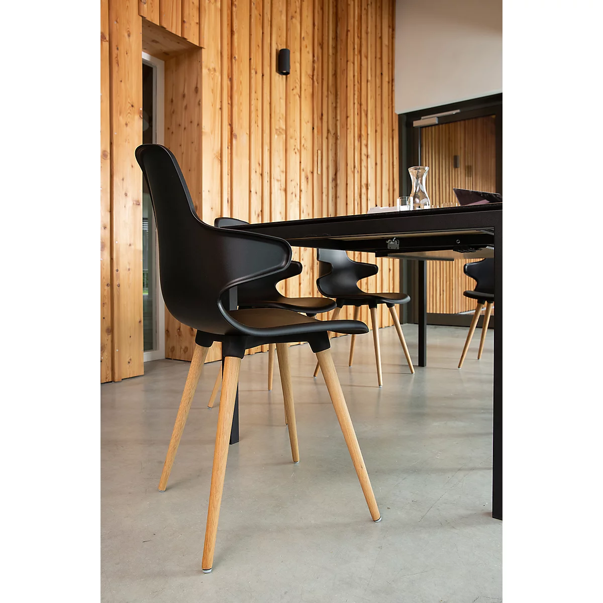 Topstar® T 2020 kuipstoel, 4-poot, desinfectiebestendig, met armleuningen, zwart/beuken