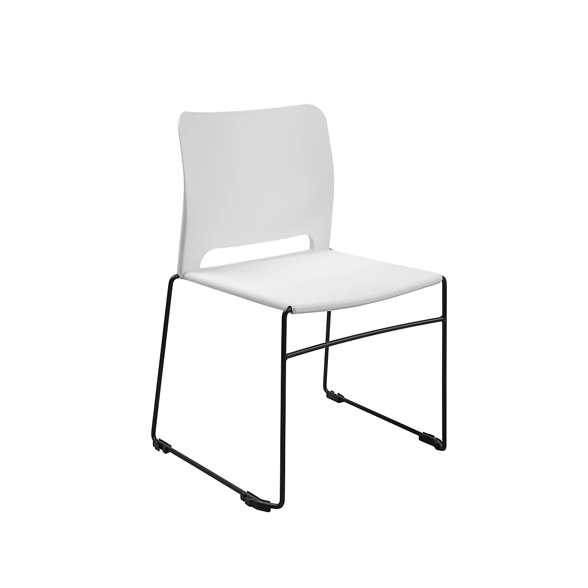 Een witte stoel met een zwart metalen frame. De stoel heeft een gebogen rugleuning en een zitting.