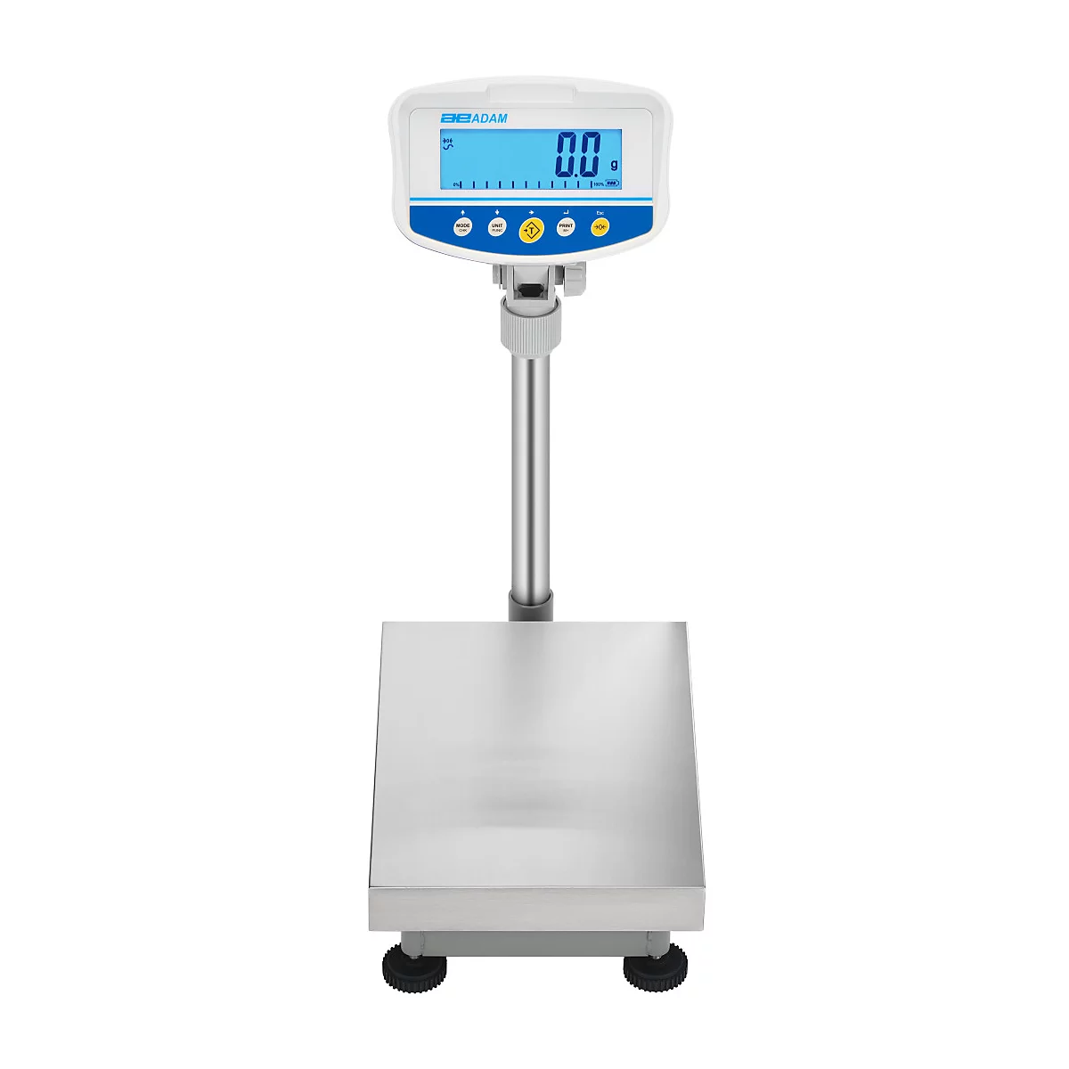 Une balance numérique avec écran bleu, plaque et tige en acier inoxydable, sur fond blanc.