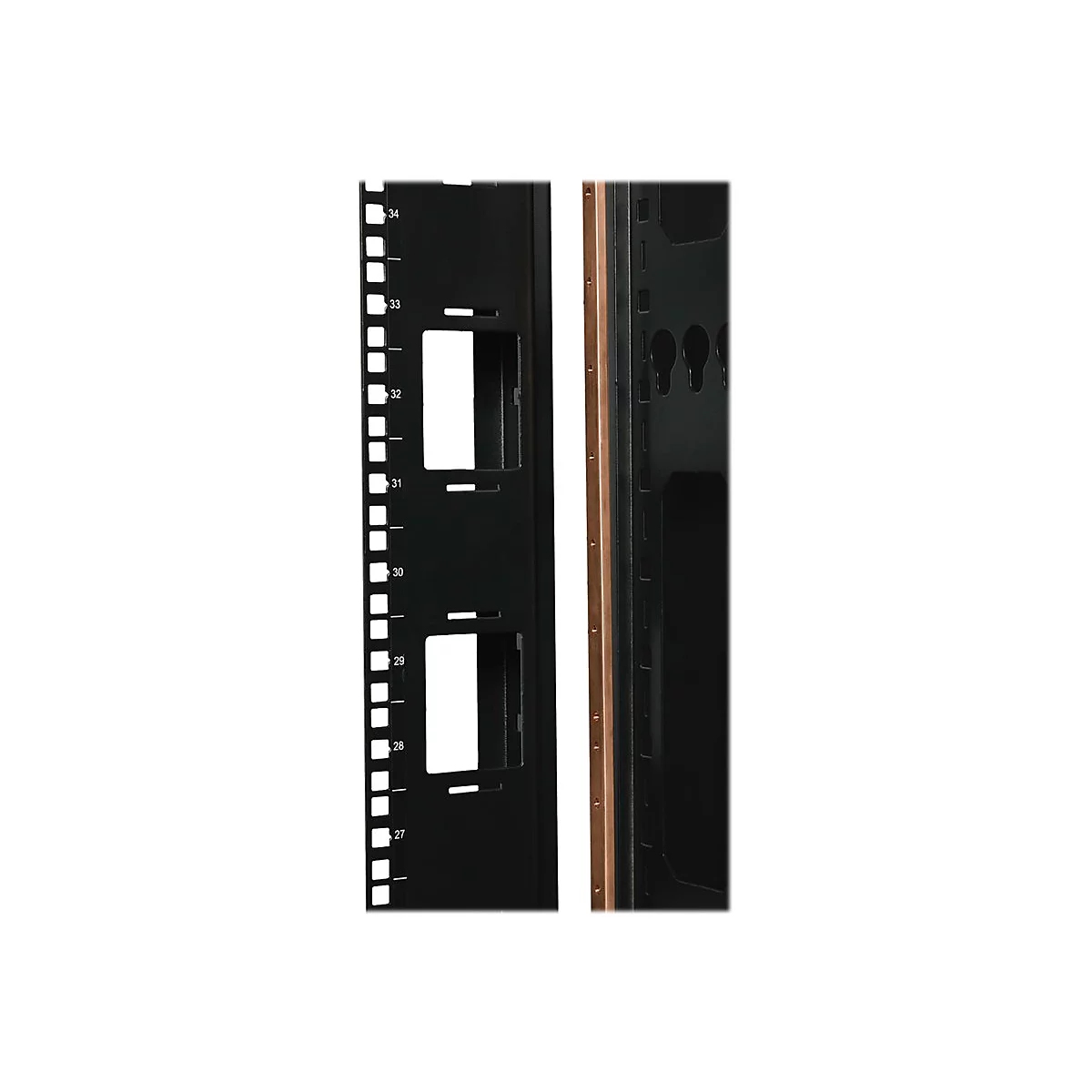 Nahaufnahme eines schwarzen Netzwerk-Schranks mit nummerierten Aussparungen und kupferfarbenen Seiten.