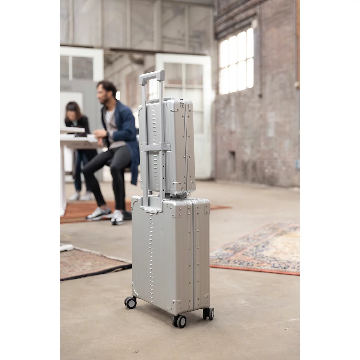 Trolley Business case actiCase, L 370 x P 190 x H 560 mm, 21,5 l, avec roulettes, aluminium, argent