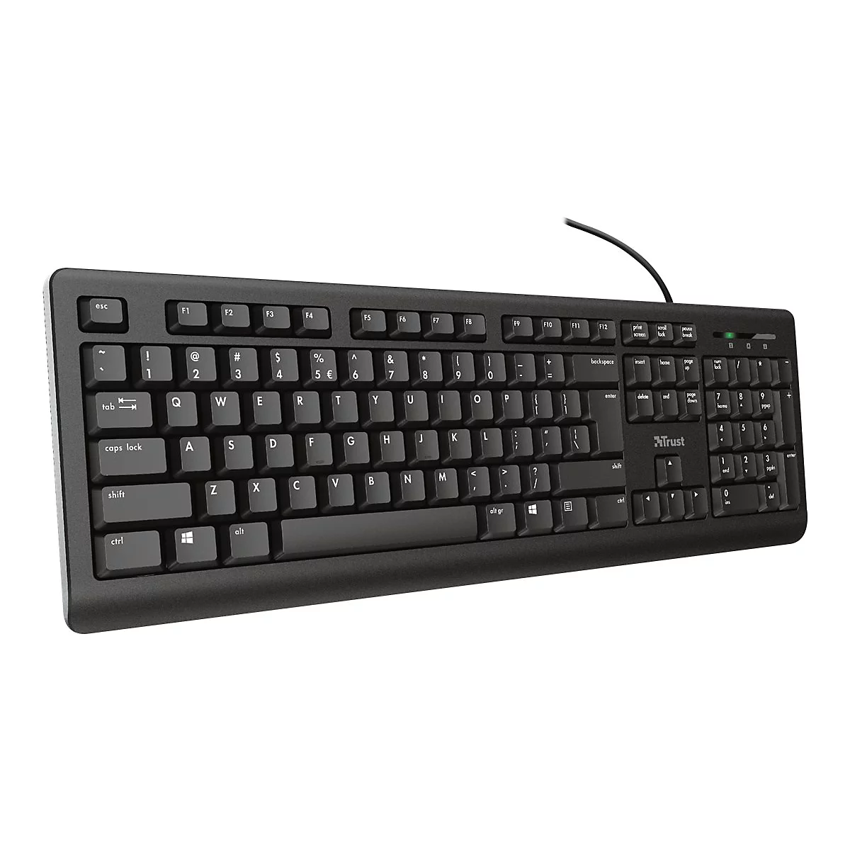 Schwarze, kabelgebundene Trust-Tastatur mit Standard-QWERTZ-Layout vor weißem Hintergrund.