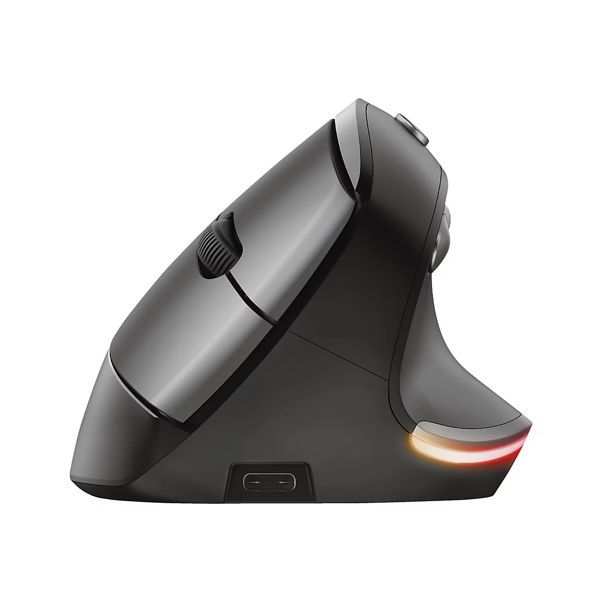 Seitliche Ansicht einer ergonomischen, schwarzen Vertikalmaus mit USB-C-Anschluss und leuchtendem Akku-Indikator.