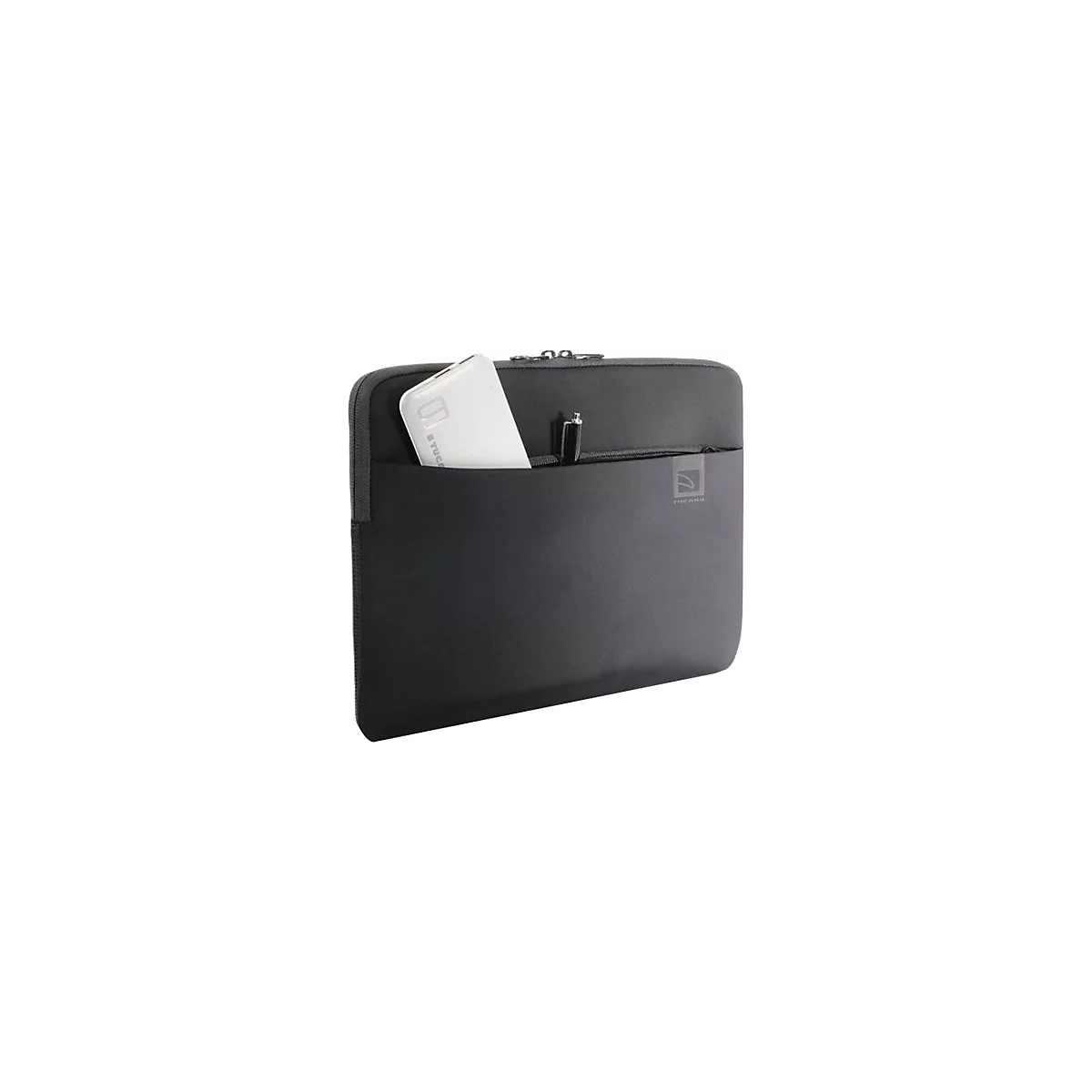 Schwarze Laptoptasche mit ReiÃŸverschluss. In der Fronttasche befinden sich ein weiÃŸes GerÃ¤t und ein Stift.