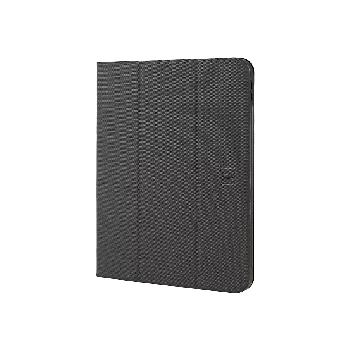 Dunkelgraue Tablet-HÃ¼lle im Dreifach-Design. Die HÃ¼lle ist geschlossen und die Vorderseite ist leicht strukturiert. Auf der Vorderseite befindet sich ein kleines Quadrat.