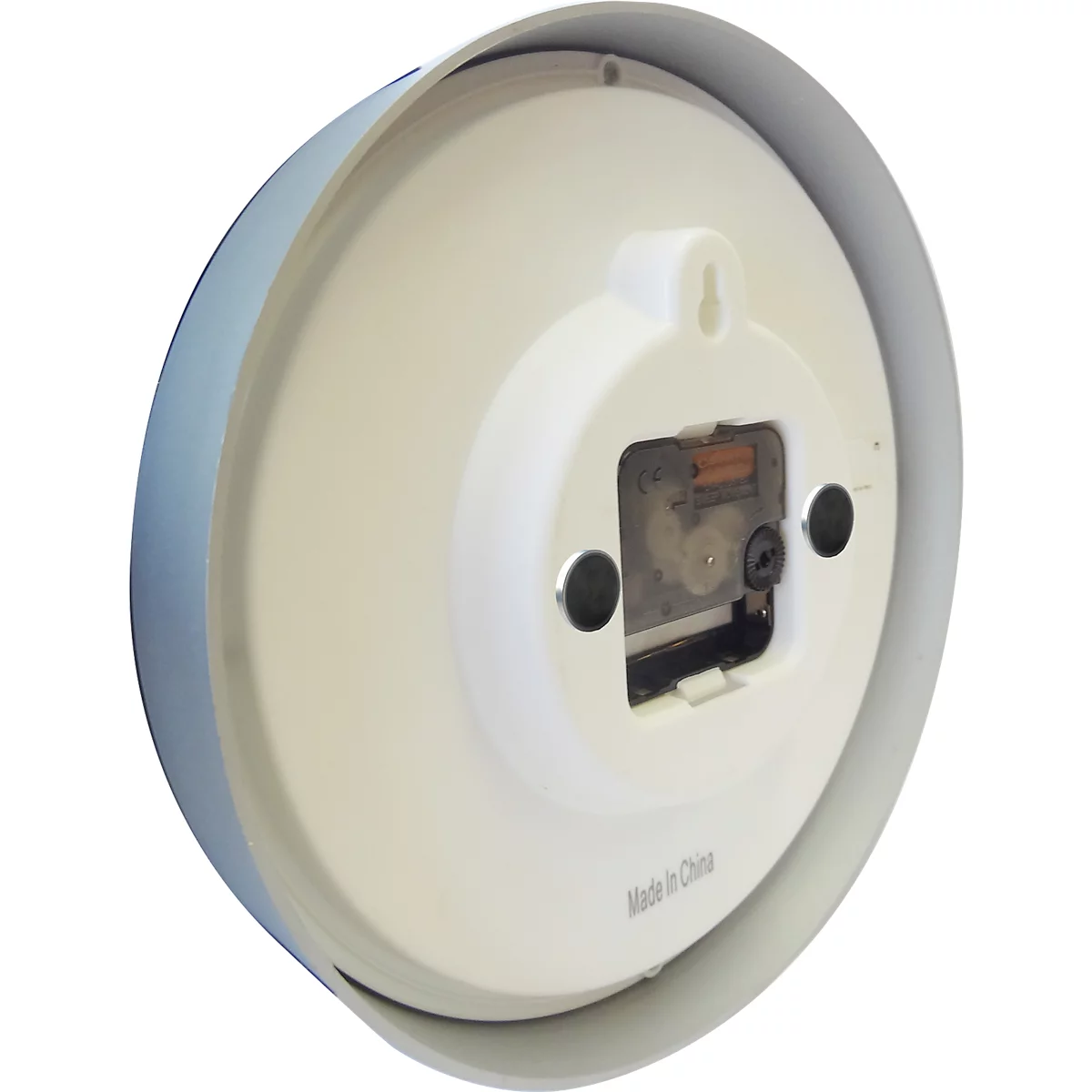 Rückseite einer Uhr: weißes Gehäuse, Uhrwerk, Aufhängevorrichtung.