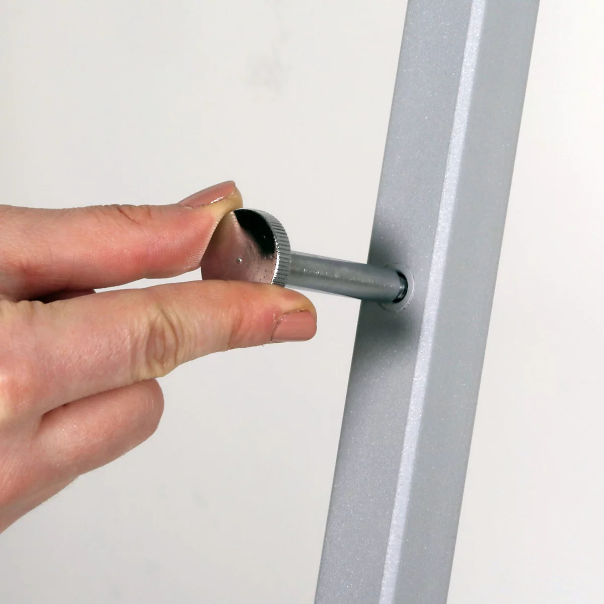 Update Displays Staffelei, höhenverstellbar, Aluminium, faltbare Füsse, B 536 x T 309 x H 1500 mm, grau