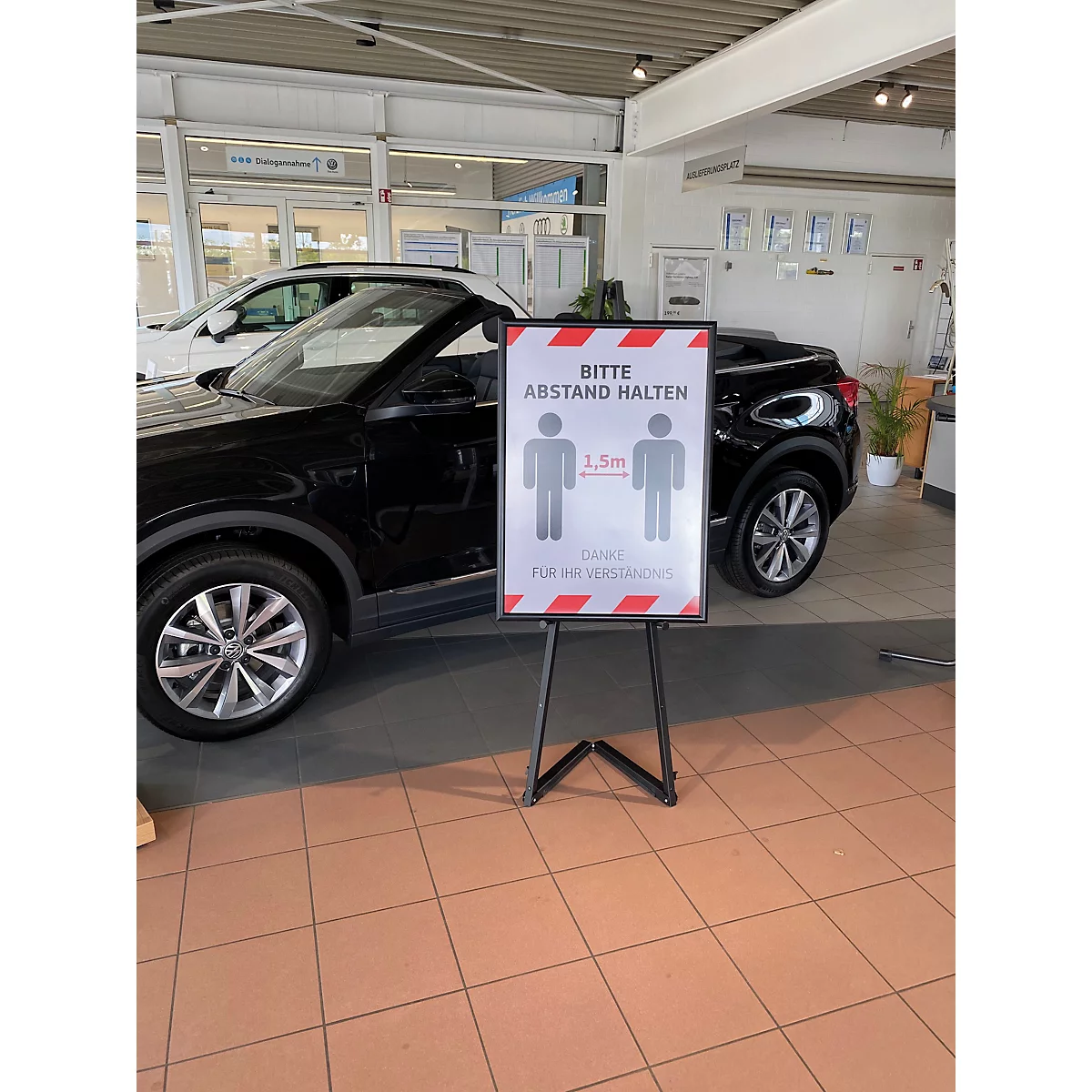 Update Displays Staffelei, höhenverstellbar, Aluminium, faltbare Füsse, B 536 x T 309 x H 1500 mm, schwarz