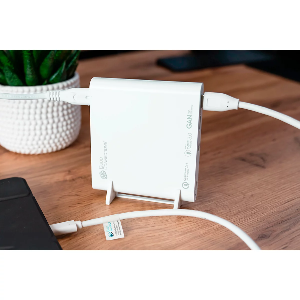 USB-Desktop-Schnellladestation Good Connections, mit GaN-Technologie, 4er-Port, 2 x USB-C + 2 x USB-A, Leistung 120 W, weiß