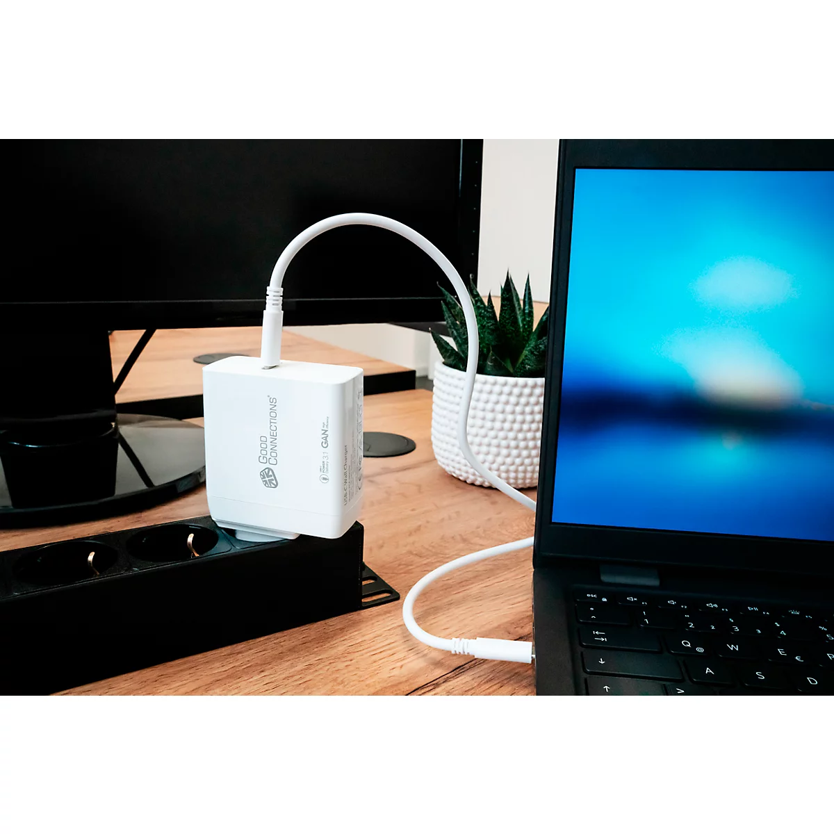USB-Schnellladegerät Good Connections, mit GaN-Technologie, 1er-Port mit 1 x USB-C, Leistung 140 W, inkl. Ladekabel, weiß