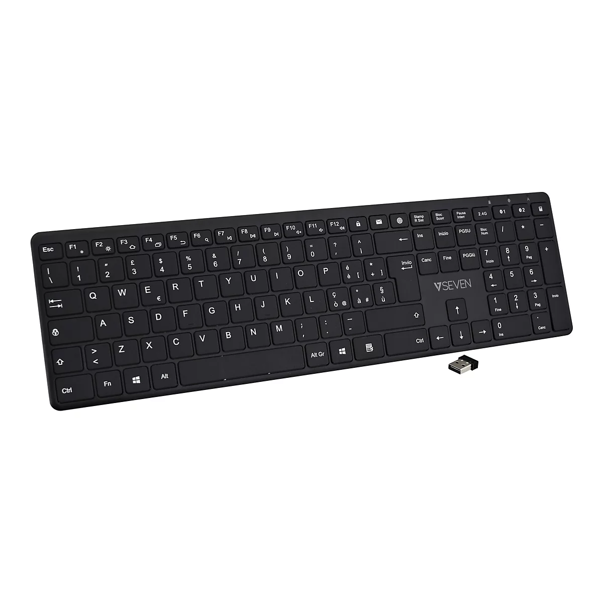 Schwarze kabellose Tastatur mit USB-Empfänger auf weißem Grund. Auf der Tastatur sind Buchstaben, Zahlen und Sonderzeichen in Weiß dargestellt. Die Marke "VSeven" ist auf der Tastatur zu sehen.