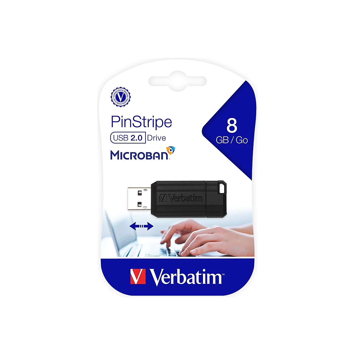 Verbatim PinStripe USB 2.0 Stick mit 8 GB in seiner Verkaufsverpackung.